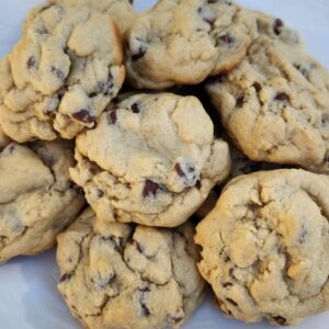 bf678824 16ab 4f76 a65e 8be179c1ee56 batch choco chip cookies